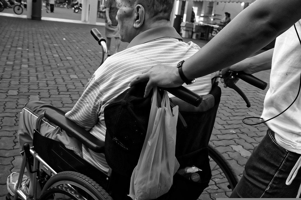 간병, 휠체어(출처=pixabay)