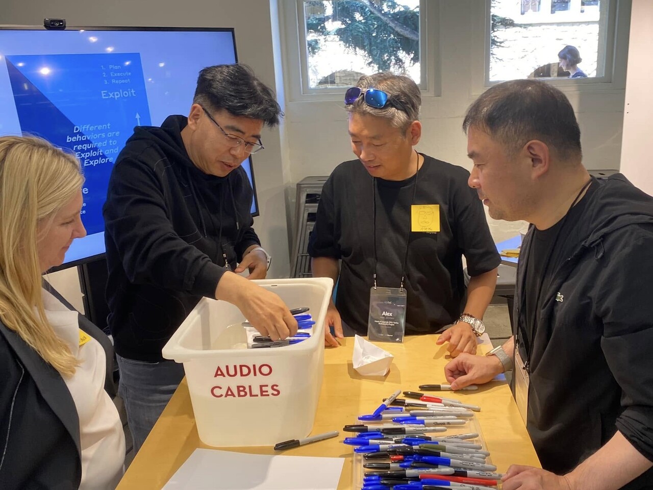 ‘GS 비욘드 혁신과정’에 참여한 GS건설 직원들이 스탠포드대 워크샵에 참여한 모습 (출처=GS건설)