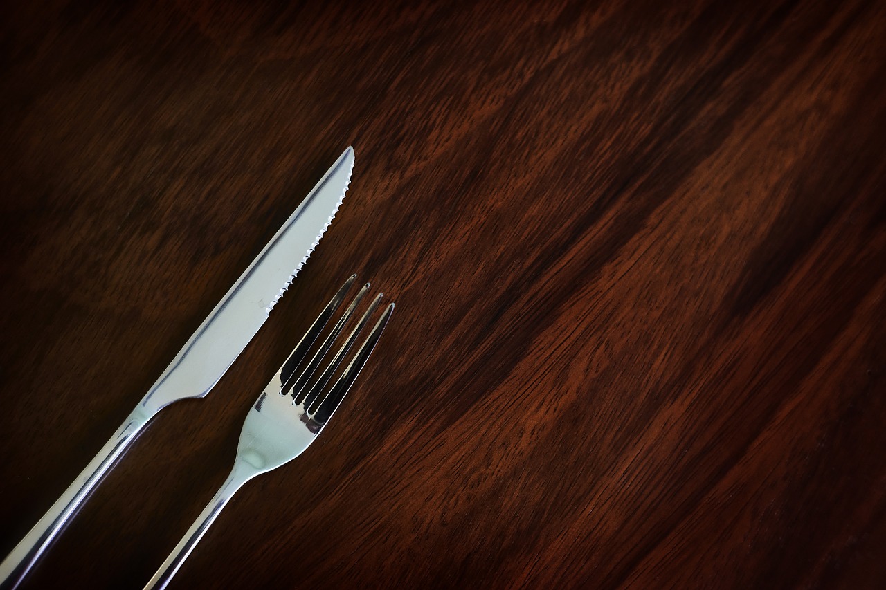 식탁, 가구, 나무, 원목, 식기, 수저(출처=PIXABAY)