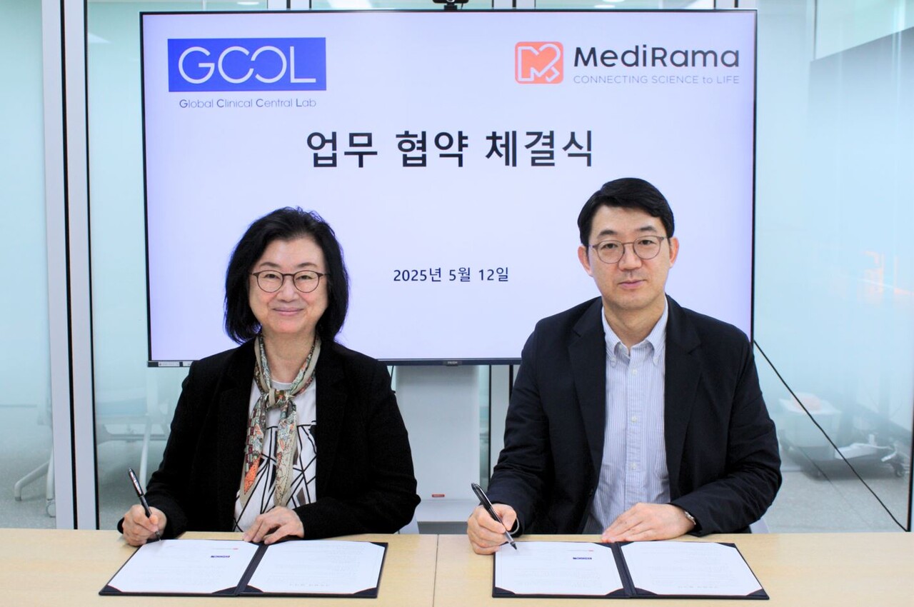 (왼쪽부터) 문한림 메디라마 대표, 조관구 지씨씨엘 대표 (출처=지씨씨엘)