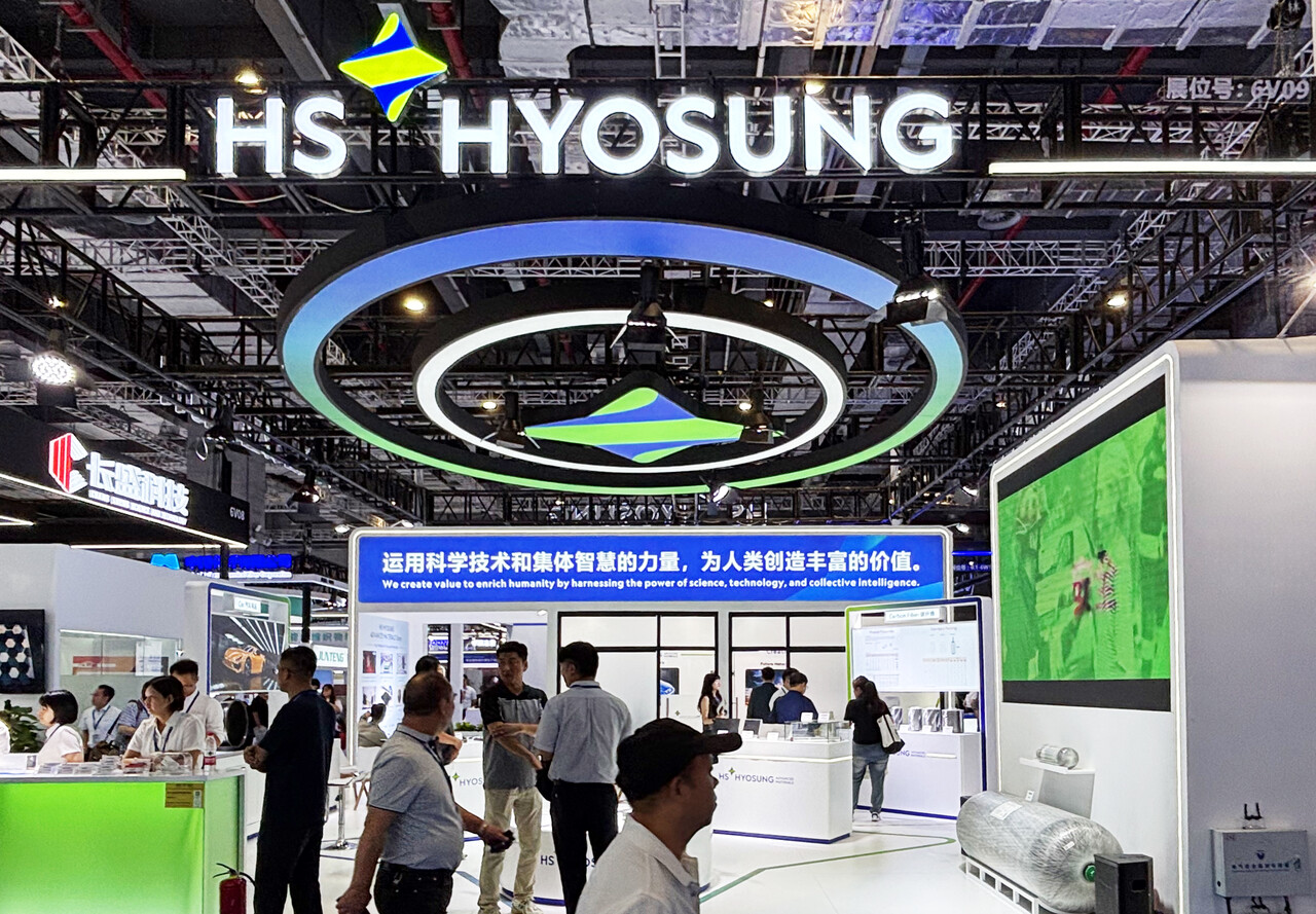 중국 상하이에서 진행되고 있는 ‘CCE 2025’에 참가한 HS효성첨단소재 부스 전경 (출처=HS효성)