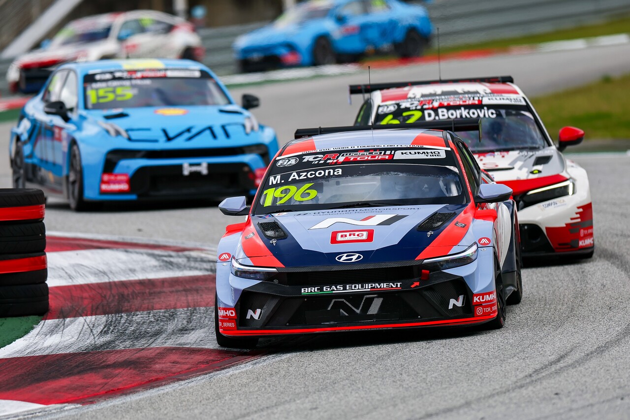 지난 17~19일 강원도 인제군 인제 스피디움에서 열린 “금호 FIA TCR 월드 투어(KUMHO FIA TCR World Tour)” 주행 장면 (출처=금호타이어)